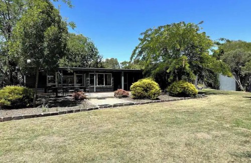 Mansfield Haus | Lake Lodge - Mansfield Waterfront