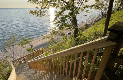 Muskegon Haus | Lake Mich Beaches Peaceful Retreat Fish Hike Duck Lake Disc Golf Fire Pit