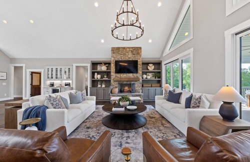 Buckhead Haus | Lake Oconee Pool Table King Suites Kayaks SUPs