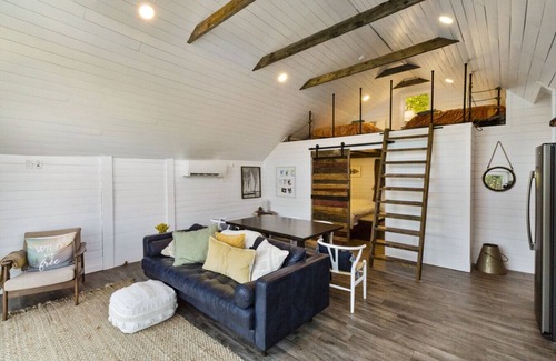 Newbury Haus | Lake Retreat | Dock | 3 Cottages | Firepit