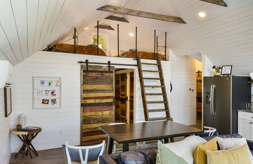 Newbury Haus | Lake Retreat | Dock | 3 Cottages | Firepit