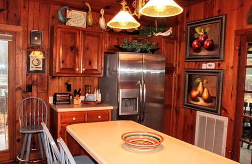 Ten Mile Haus | Lake Retreat the perfect cozy get away!