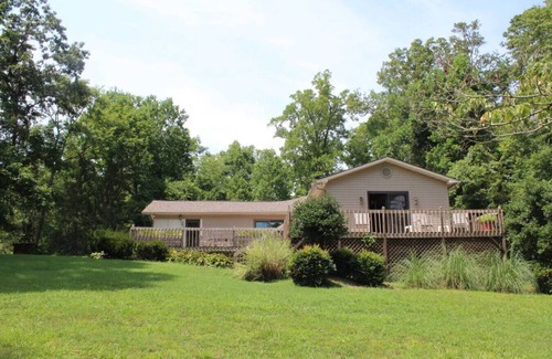 Ten Mile Haus | Lake Retreat the perfect cozy get away!