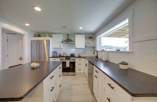 Pierson Hütte | Lake Retreat w/ Fire Pit: Pierson Paradise!