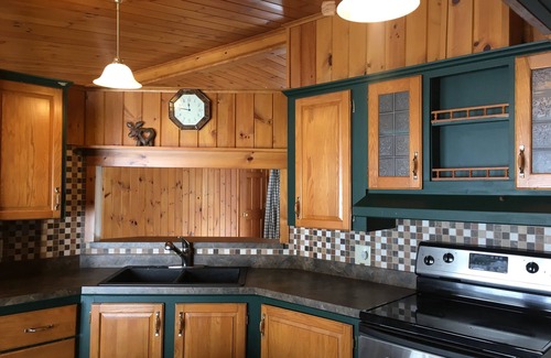 Poultney Hütte | Lake St. Catherine Vermont Camp Rockytop