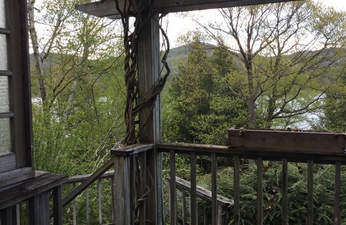 Poultney Hütte | Lake St. Catherine Vermont Camp Rockytop