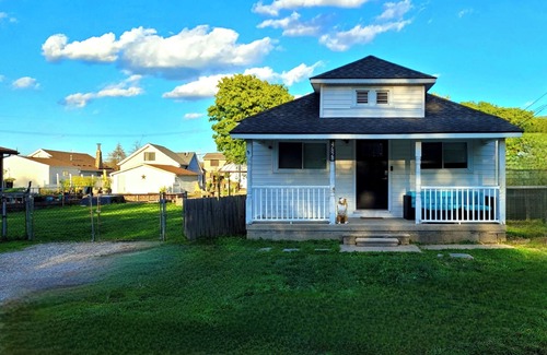 Harrison Haus | Lake St Clair Boathouse