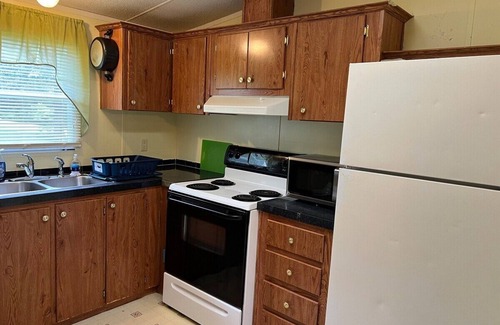 Taylorsville Haus | Lake view double wide home meeting a longer short term rental need in the area.