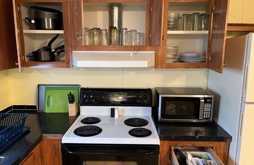 Taylorsville Haus | Lake view double wide home meeting a longer short term rental need in the area.