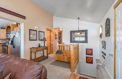 Sweetwater Kabine | Lake View, AC, EV 240V Charger, Yard, Ideal Beach Pass