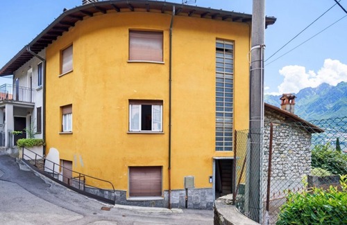 Vassena Wohnung | Apt lake view with garden! WIFI and relaxation!
