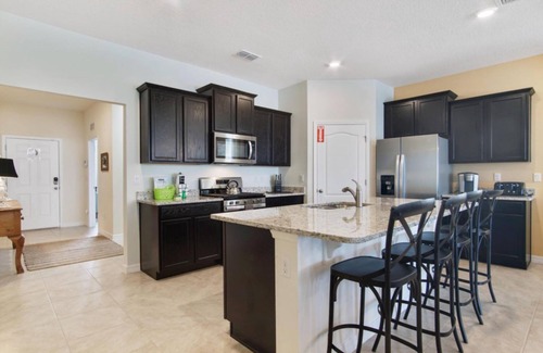 Loughman Hütte | Lake View at Solterra 7 Bdrms, Sleeps 18