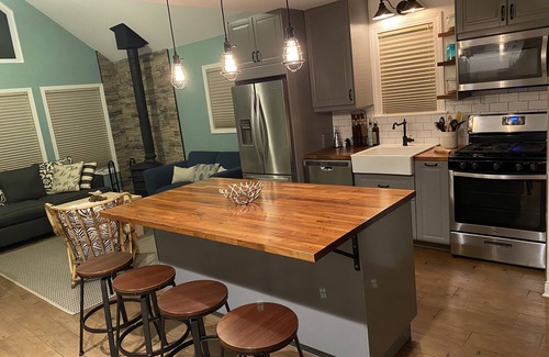 Sister Lakes Haus | Lake View Getaway