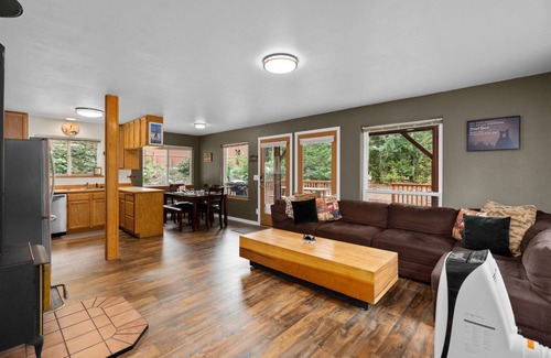 Leavenworth Haus | Lake View Hideout – A Haven Near the Lake