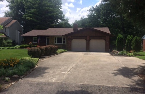 Jamestown Haus | Lake view home in quiet neighborhood near Xenia and Cedarville