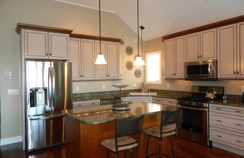 Charlevoix Haus | Luxus Suite mit Seeblick ~ Downtown Charlevoix Marina District