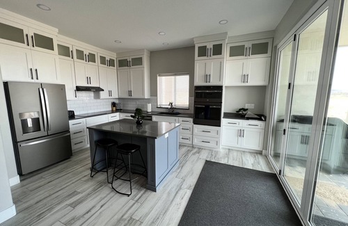 Greenehaven Haus | Lake View Modern House with Beautiful Sunsets!