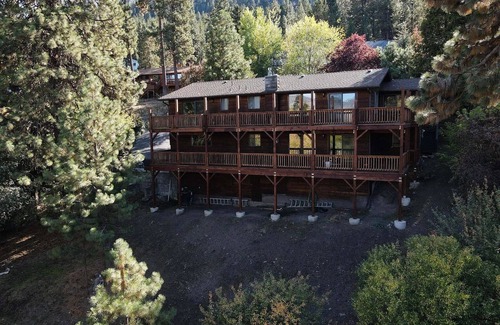 Altamont Haus | đ˛Lake View Nature House with Theatređ˛