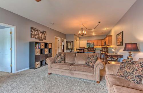 Camdenton Wohnung | Lake View, Pool Access Idyllic Camdenton Condo!
