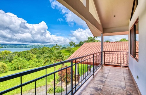 Tronadora Wohnung | B Happy Amazing 2nd floor Apt - Views Galore!
