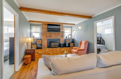 Ingles Haus | Lake Views and Private Dock Radford Retreat!