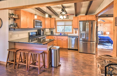 Moultonborough Hütte | Lake Winnipesaukee Getaway w/ Private Beach Access