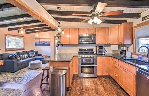 Moultonborough Hütte | Lake Winnipesaukee Getaway w/ Private Beach Access