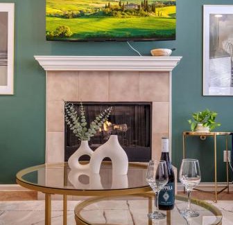 Tallahassee Haus | Lakefront 3BD - Ping Pong, Movie Nights - Near FSU