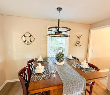 Camdenton Haus | Lakefront 4bd2badockgrilldecksfirepit-12pp