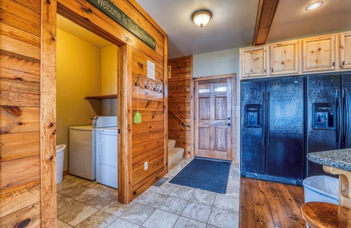 Bemidji Haus | 6 Schlafzimmer / Whirlpool / Ponton / Schlafmöglichkeiten für 22 Personen im Private Resort mit kostenlosen Annehmlichkeiten