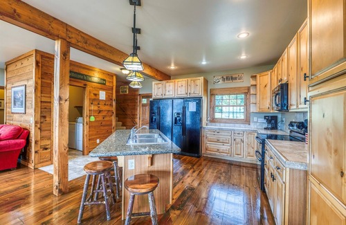 Bemidji Haus | 6 Schlafzimmer / Whirlpool / Ponton / Schlafmöglichkeiten für 22 Personen im Private Resort mit kostenlosen Annehmlichkeiten