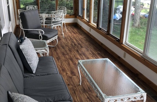 Pocono Lake Haus | Lakefront Cabin (15 minutes from Jack Frost, 25 minutes from Camelback)