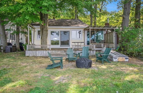 Scotts Hütte | Lakefront Cabin - Kayaks, Grill, Firepit - Casita Linda