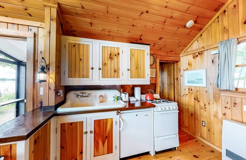 Windham Hütte | Lakefront cabin with shared firepit & access to Sebago Lake