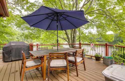 Mansfield Depot Haus | Lakefront Connecticut Retreat Near UConn