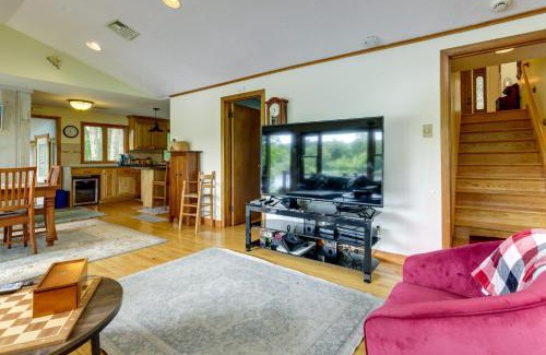 Mansfield Depot Haus | Lakefront Connecticut Retreat Near UConn