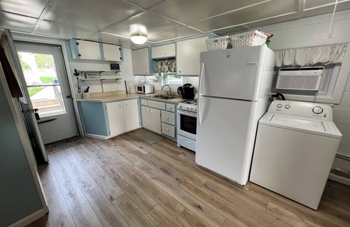 Gladwin Hütte | Lakefront Cottage on Wiggins Lake - Monthly Rentals Available