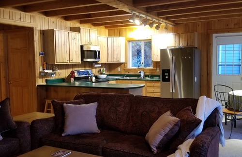 Otis Hütte | Lakefront Delight!