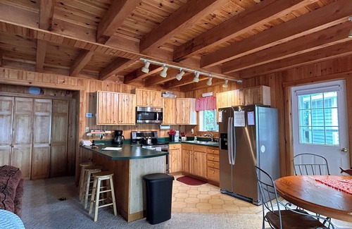 Otis Hütte | Lakefront Delight!