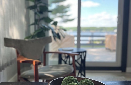 Canadian Lakes Hütte | Lakefront Cottage Getaway with Hot Tub, Golf and Pool Access