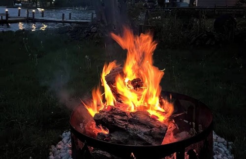 Round Lake Beach Haus | Lakefront getaway near Navy Base