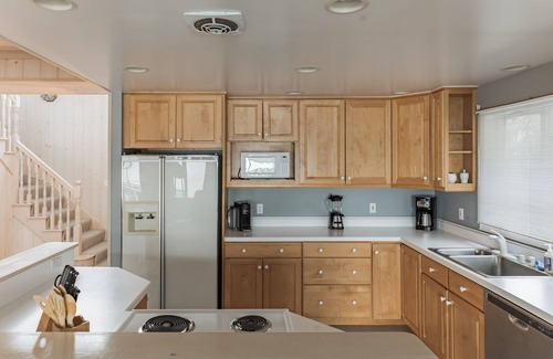 Twin Lakes Haus | Lakefront Getaway Perfect for All Seasons