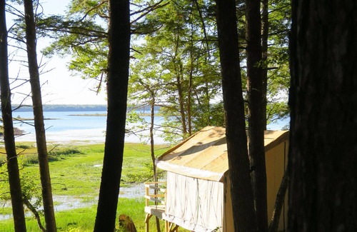 Mariaville Kabine | Lakefront Glamping Tent w/ensuite bathroom, King Bed, Fabulous View, near Acadia