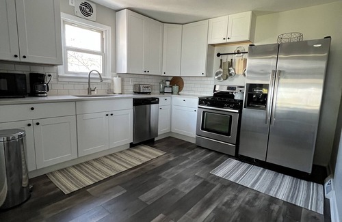 Madison-on-the-Lake Haus | Lakefront home just minutes from wineries. Backyard sunsets!