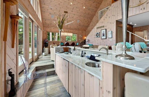 Higgins Lake Haus | LAKEFRONT HOME w BEACH @ HIGGINS LAKE !