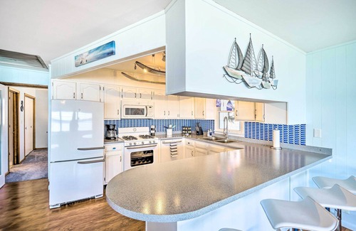 Buckeye Lake Haus | Lakefront Home w/ Rooftop Deck, Grill, Games!