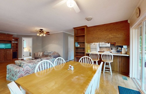 Lakeview Haus | Lakefront home with water view, central AC, & washer/dryer