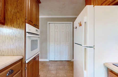 Lakeview Haus | Lakefront home with water view, central AC, & washer/dryer