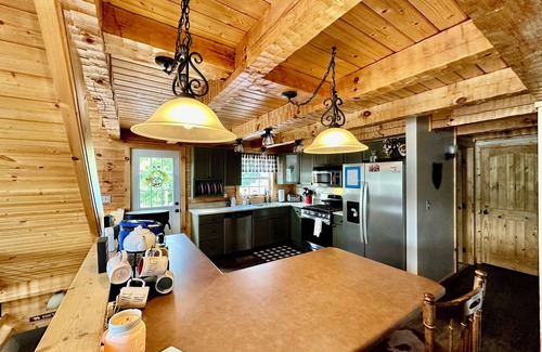 Bean Station Haus | Lakefront log cabin on stunning Cherokee Lake!!