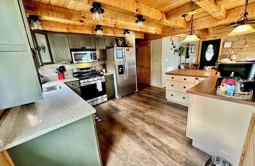 Bean Station Haus | Lakefront log cabin on stunning Cherokee Lake!!